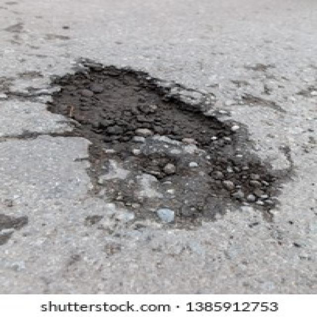 Pothole Detection Instance Segmentation Dataset (v9, 2023-04-13 4:50pm ...