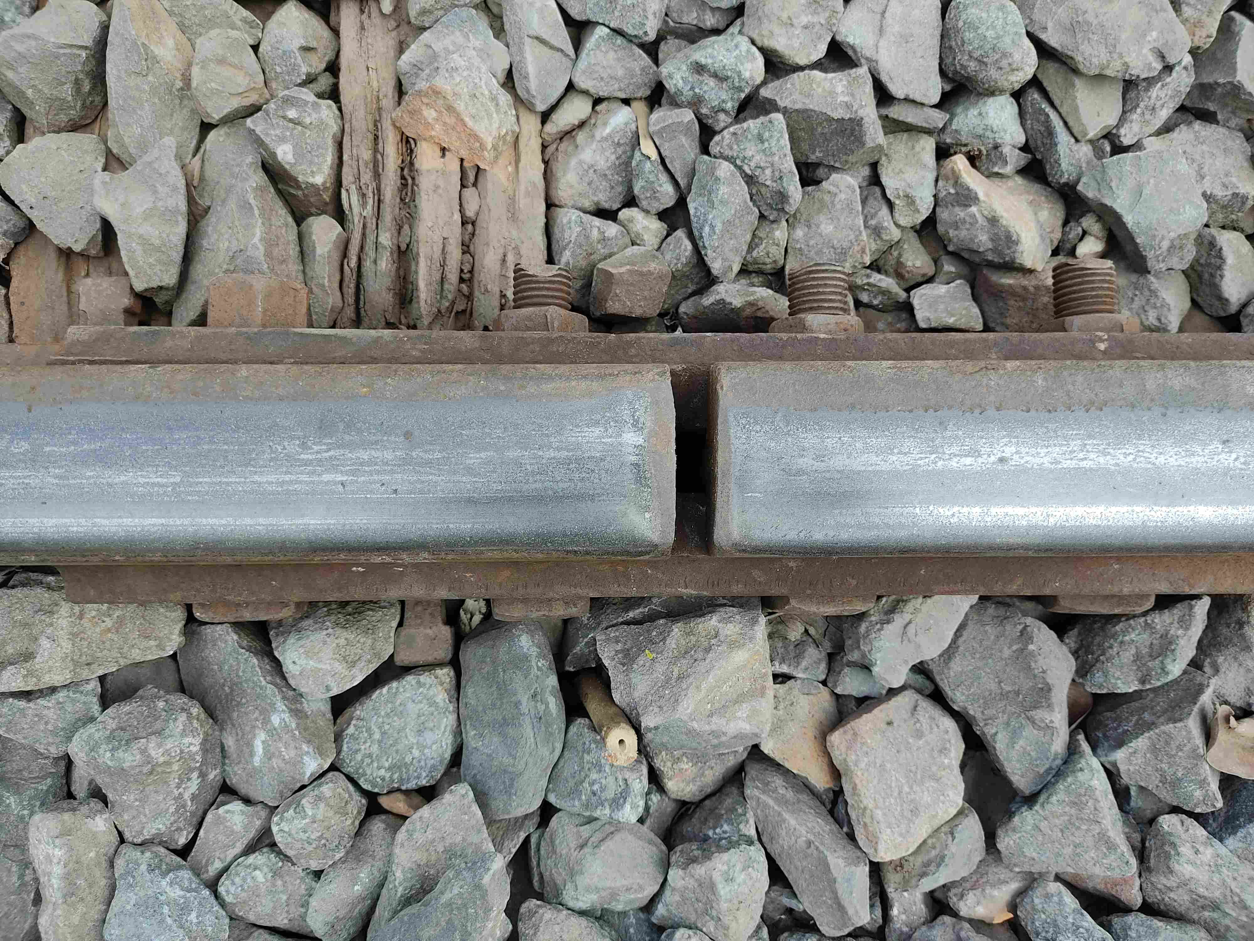 railway-track-defects-classification-dataset-by-iit-mandi